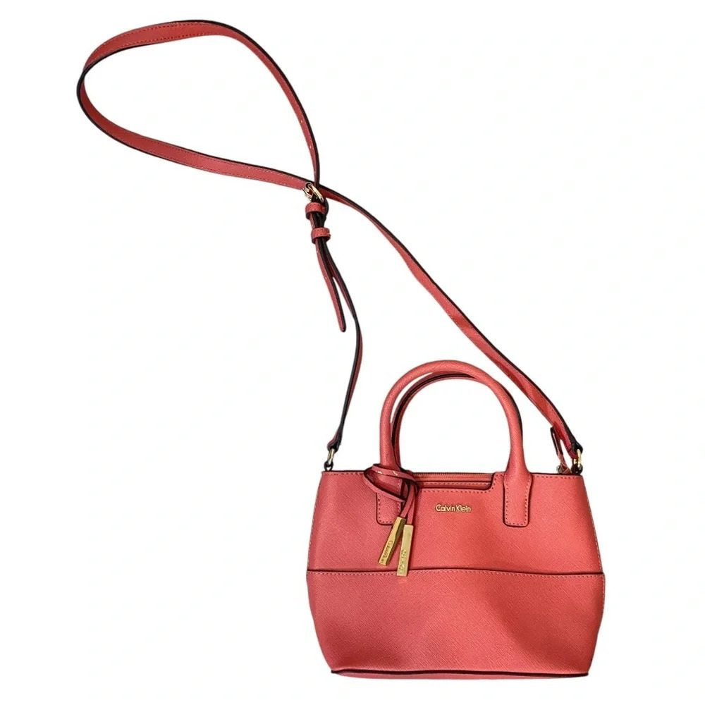 Calvin Klein Small Tote Crossbody Purse in Baby Pink - Picture 4 of 15